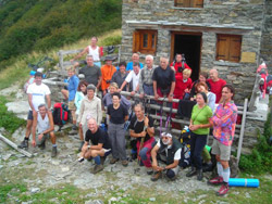 Foto di gruppo del CAI Verbano alla Colma di Premosello in Val Grande