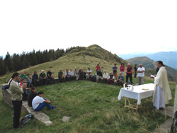 135° di fondazione del CAI Verbano: 1° appuntamento 'in montagna' - durante la Messa al Pian Cavallone