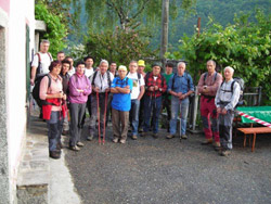 Il CAI Verbano in Val Cannobina con la Pro Valle: foto  di gruppo alla partenza