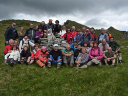 Il CaI Verbano in Val Onsernone: foto di gruppo all’alpe Pesced