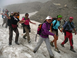 Il CAI Verbano con il Giovanile del CAI Frascati: alta Val Formazza, scivolate sul nevaio dei Camosci