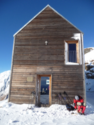 CAI Verbano - Zeda invernale nel giorno della Madonna: il bivacco del Parco Nazionale Val Grande al Pian Vadà