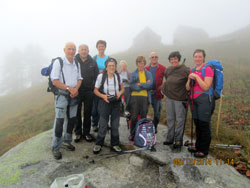 CAI Verbano - Croveo - Croveo, giro ad anello alla scoperta degli alpeggi toccando il lago di Agaro: foto di gruppo all'Alpe Vargnana