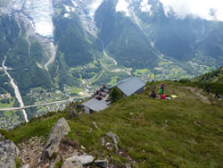 CAI Verbano - Due lungo il Tour del Monte Bianco: Chamonix visto dal rifugio Bel Lachat 