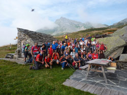 CAI Verbano - Da Bosco Gurin (TI) a Fondovalle (Val Formazza): foto ricordo all’Alpe di Ban 