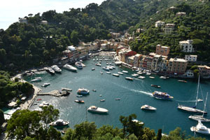 CAI Verbano - Escursione in Liguria sul Monte di Portofino: veduta del porto turistico di Portofino