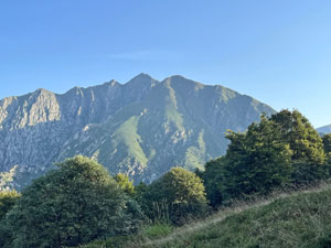 CAI Verbano - Festa 150° al Rifugio del Pian Cavallone: sullo sfondo al centro il Pizzo Marona