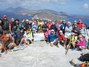 CAI Verbano - Trekking alle Isole Eolie: il gruppo sull'Isola di Vulcano