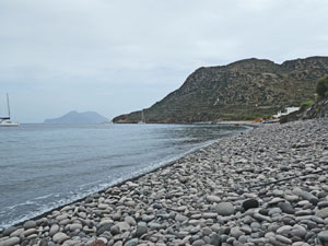 CAI Verbano - Trekking alle Isole Eolie: la spiaggia di ciottoli di Filicudi